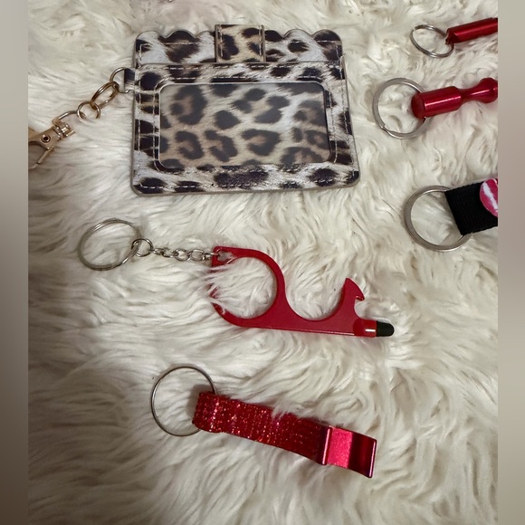 Leopard Print safety Keychain Set - Picture 2 of 6